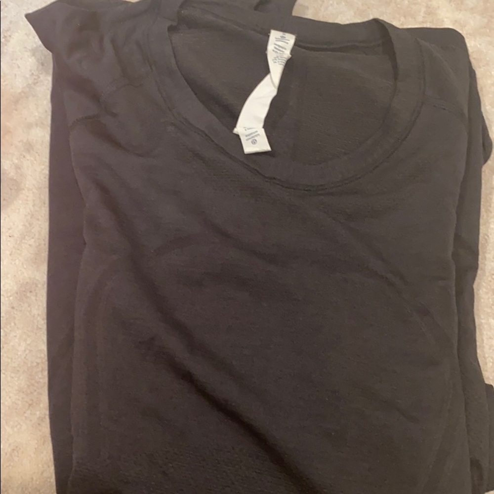 swiftly tech round neck size  8 lululemon